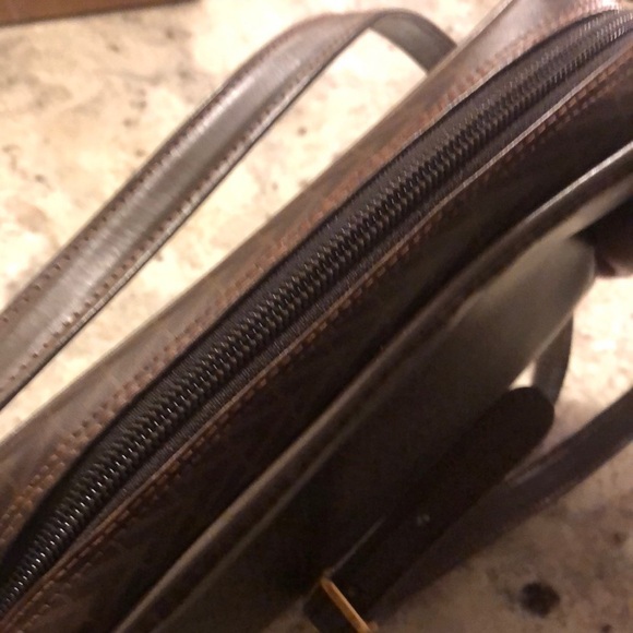 Mario Valentino Crossbody Bag
Mario Valentino
Size: 11 × 8 × 3.5 - Picture 5 of 11